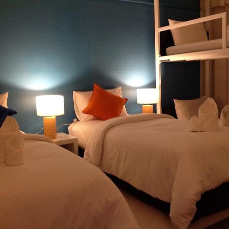 Oyes Hostel Krabi Bagian luar foto