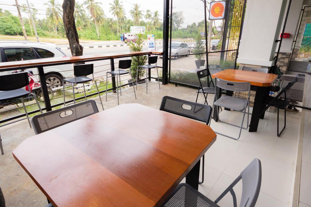 Oyes Hostel Krabi Bagian luar foto