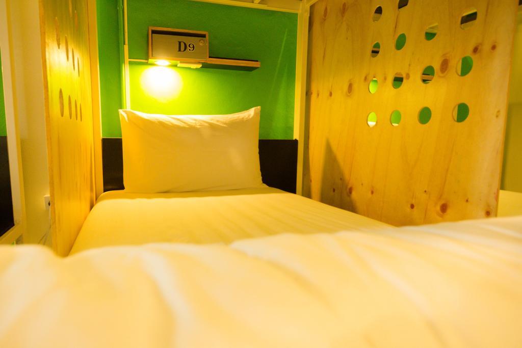 Oyes Hostel Krabi Bagian luar foto