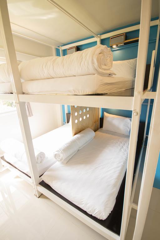 Oyes Hostel Krabi Bagian luar foto