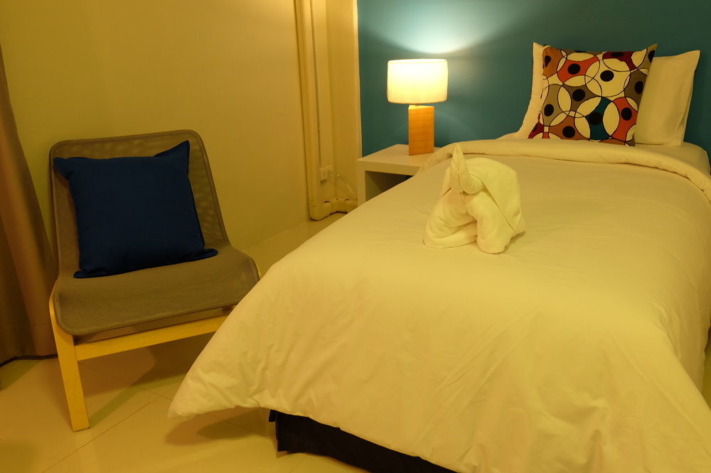 Oyes Hostel Krabi Bagian luar foto