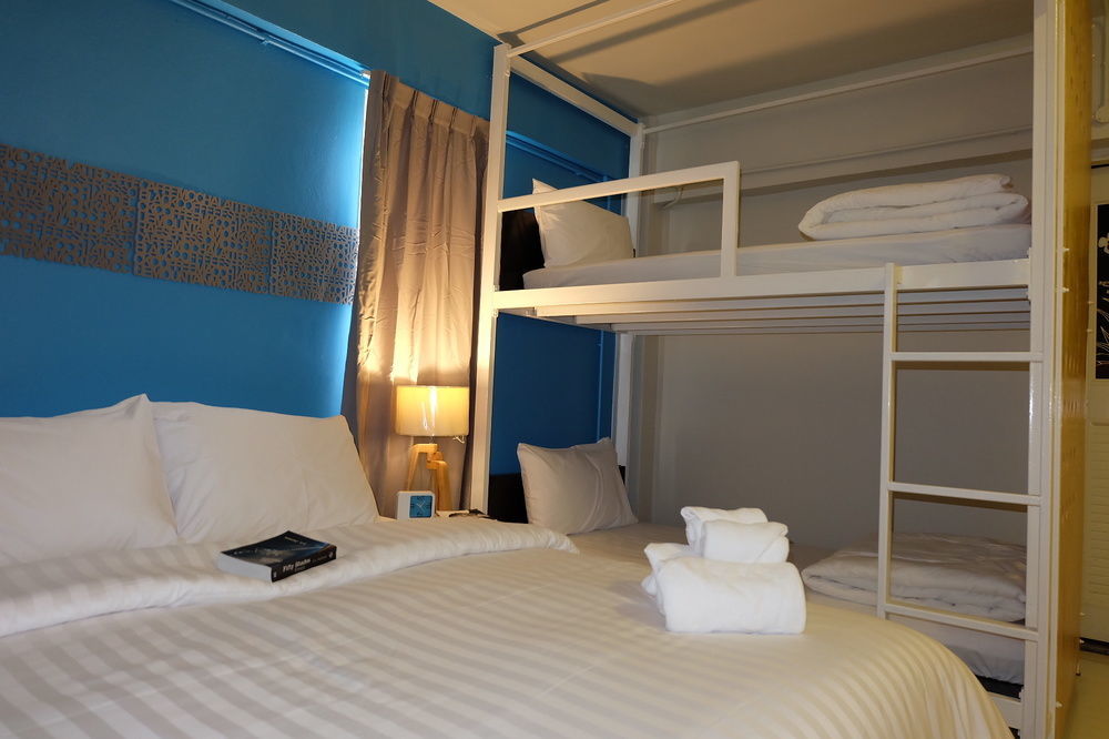 Oyes Hostel Krabi Bagian luar foto