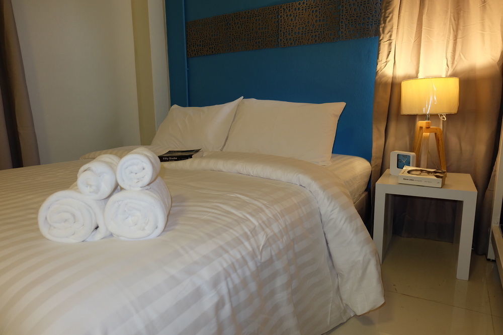 Oyes Hostel Krabi Bagian luar foto