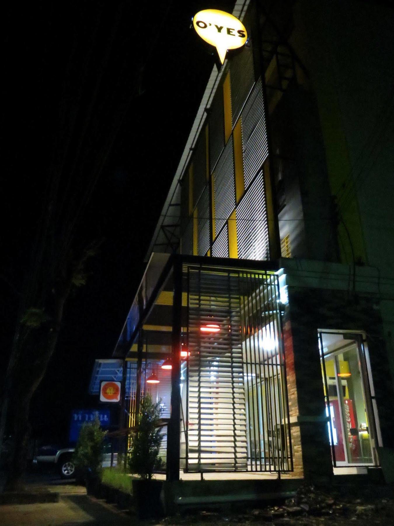 Oyes Hostel Krabi Bagian luar foto