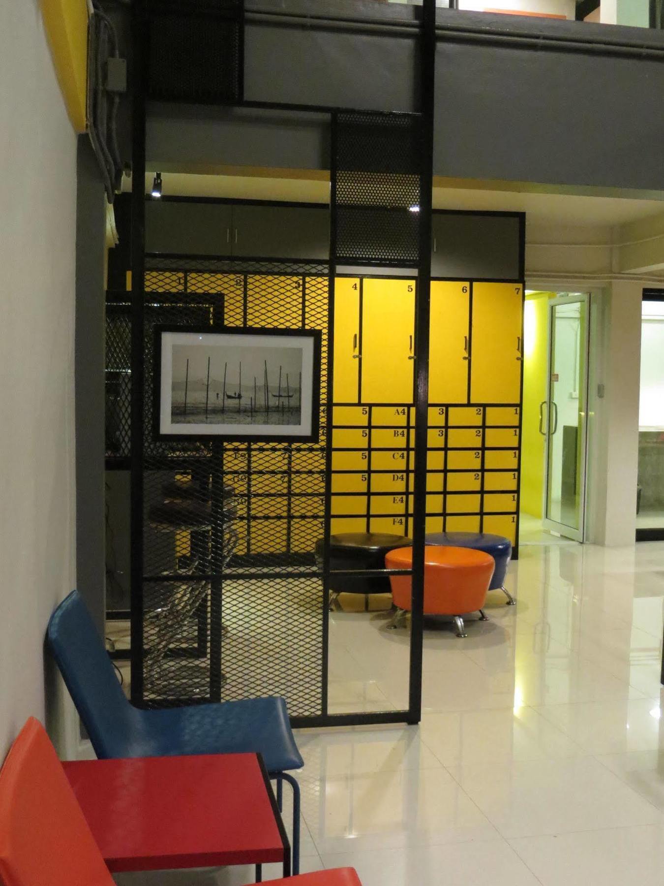 Oyes Hostel Krabi Bagian luar foto