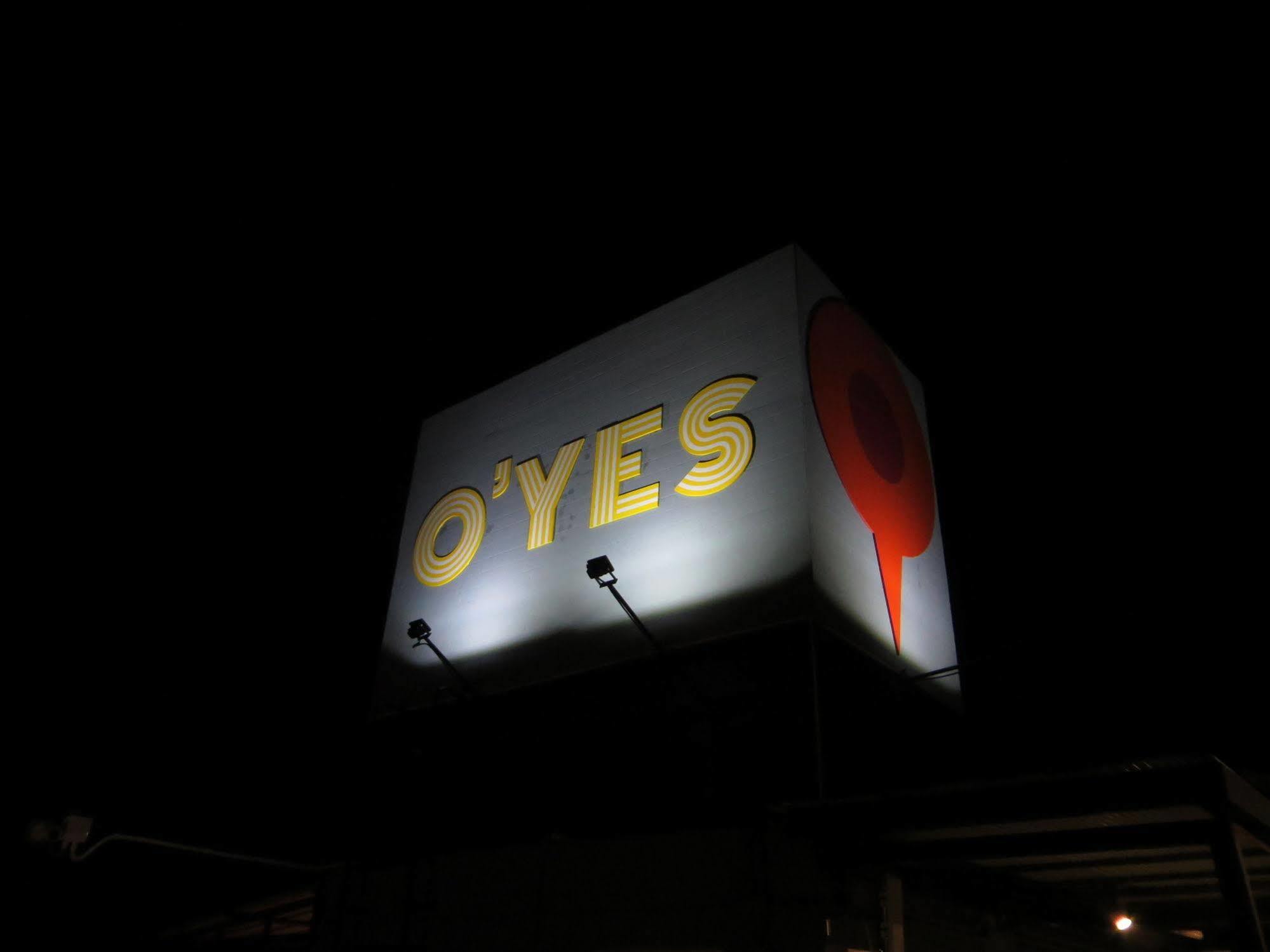 Oyes Hostel Krabi Bagian luar foto