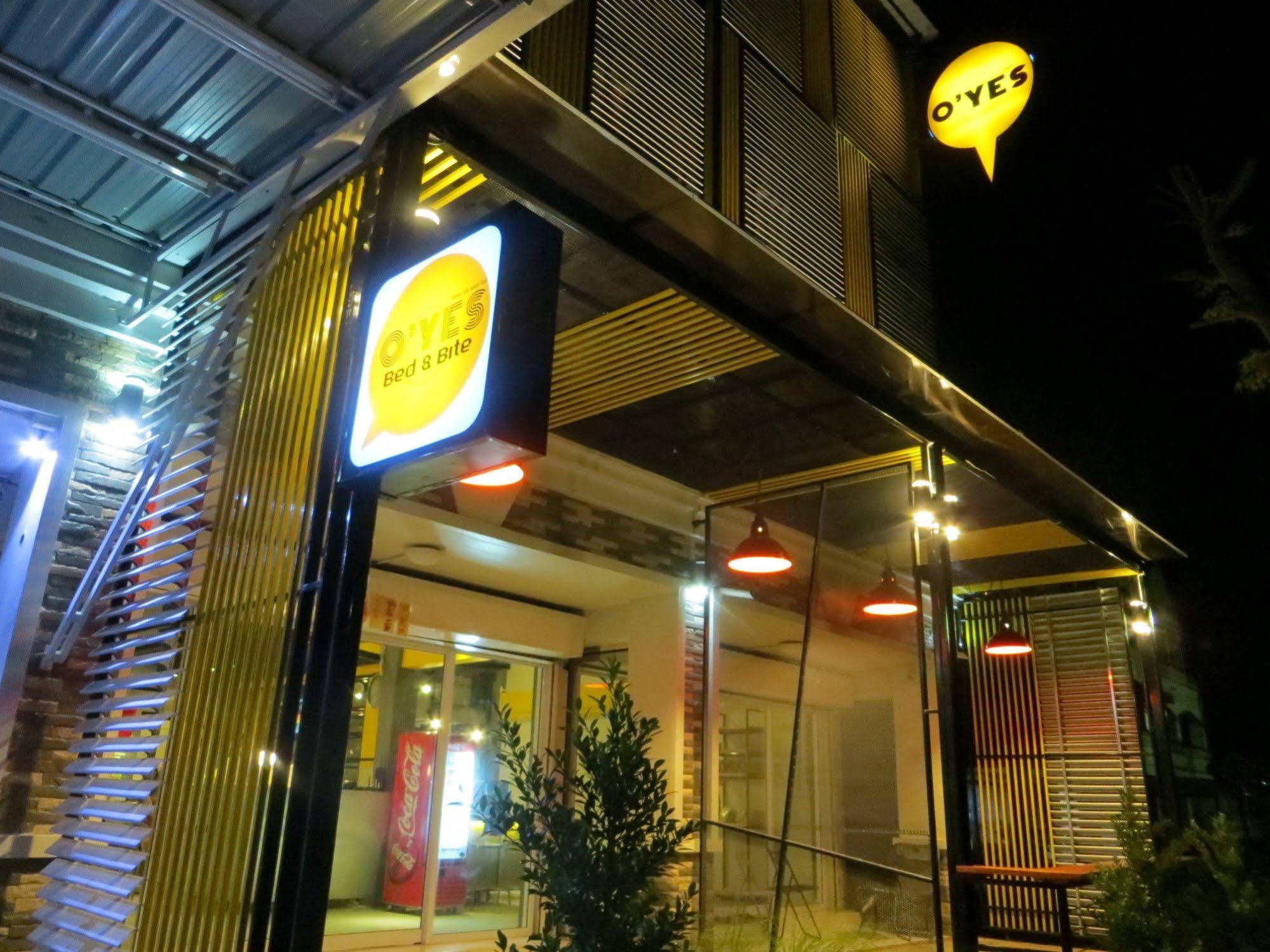 Oyes Hostel Krabi Bagian luar foto