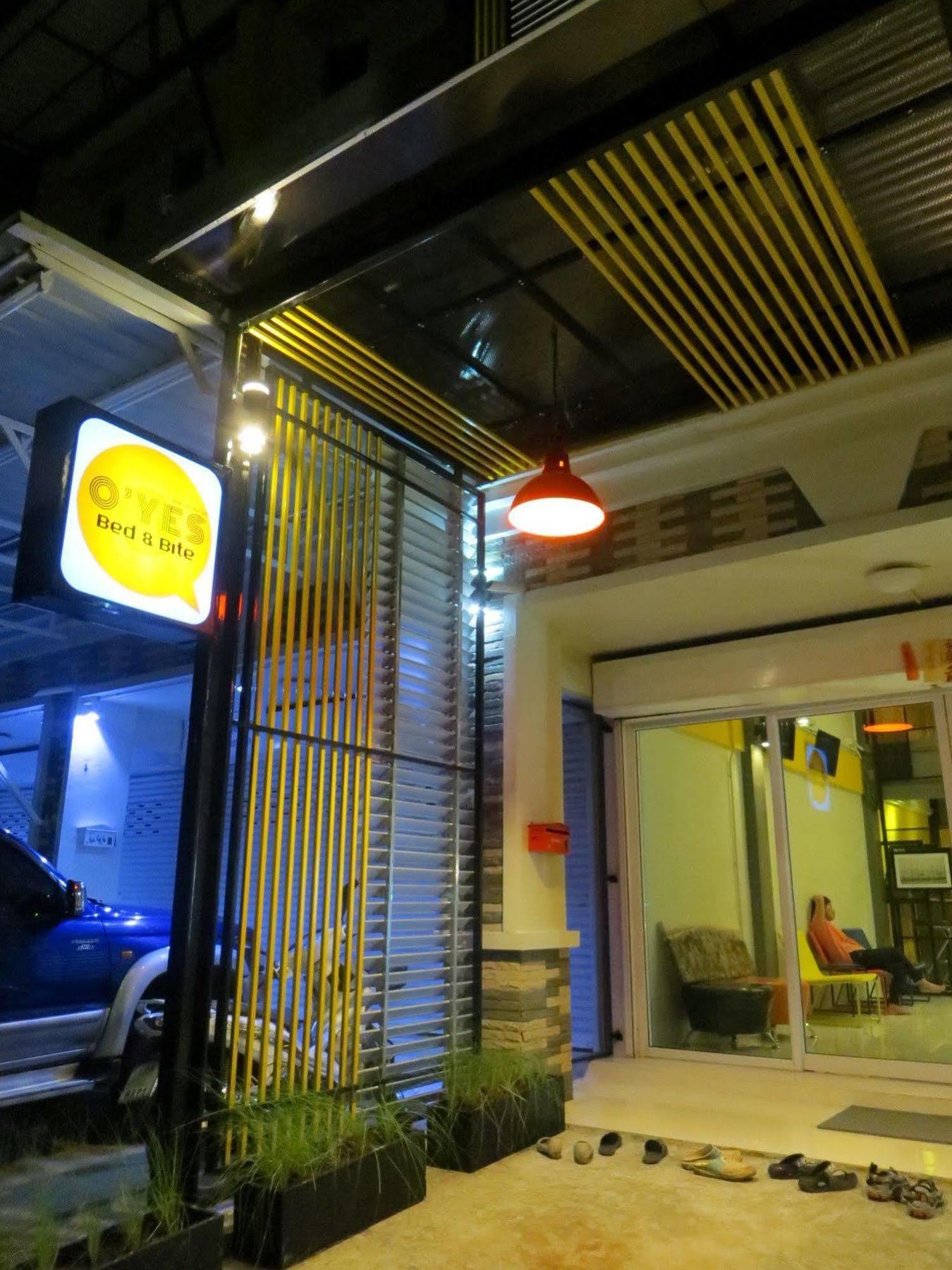 Oyes Hostel Krabi Bagian luar foto