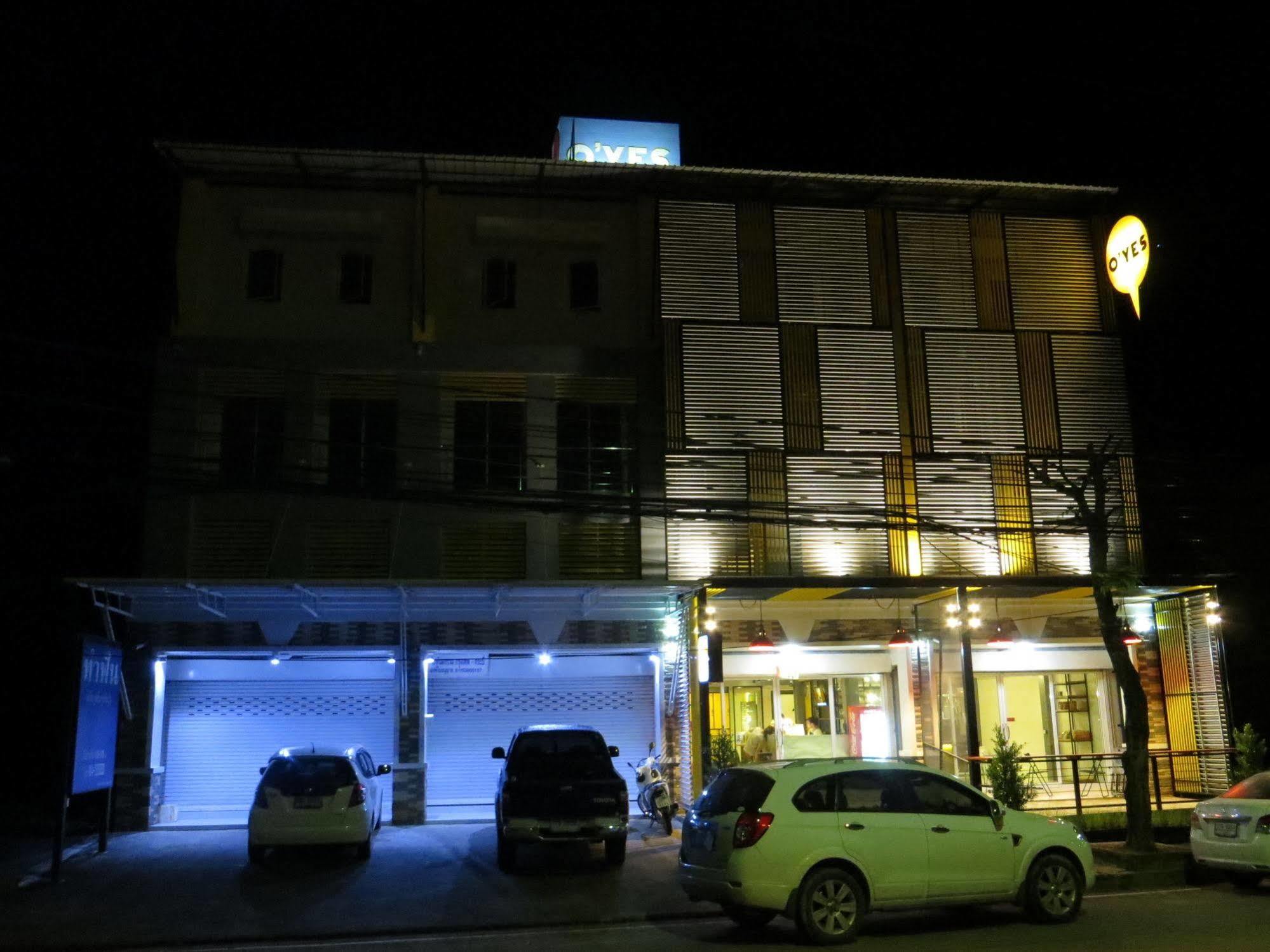 Oyes Hostel Krabi Bagian luar foto